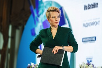  Yana Churikova 